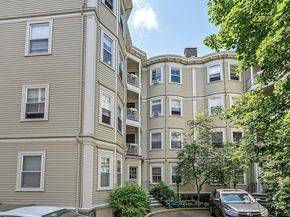 14 Linden St 8, Brookline MA 02445