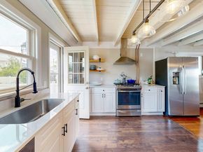 88 Grand View Ave, Winthrop MA 02152