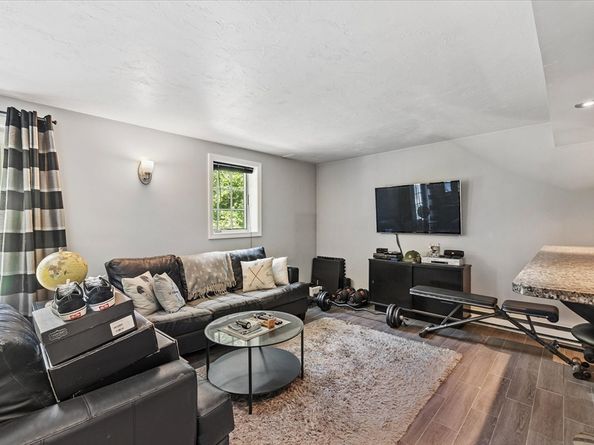 16 Dixon Ave, Auburn MA 01501