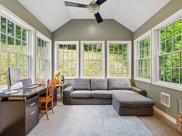 16 Dixon Ave, Auburn MA 01501