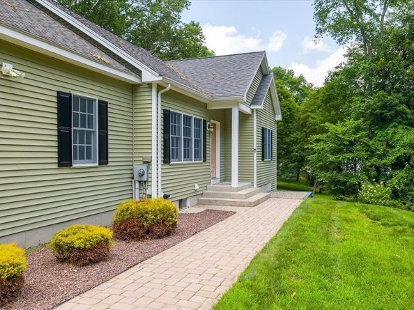 16 Dixon Ave, Auburn MA 01501