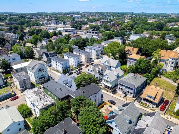 76 Bellevue St, Boston MA 02125