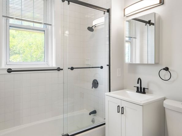110 Bellingham St 1, Chelsea MA 02150