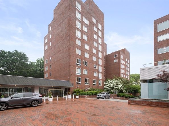 975 Memorial Drive 211, Cambridge MA 02138