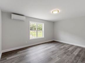 572 Pleasant St, Athol MA 01331