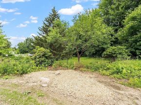 572 Pleasant St, Athol MA 01331