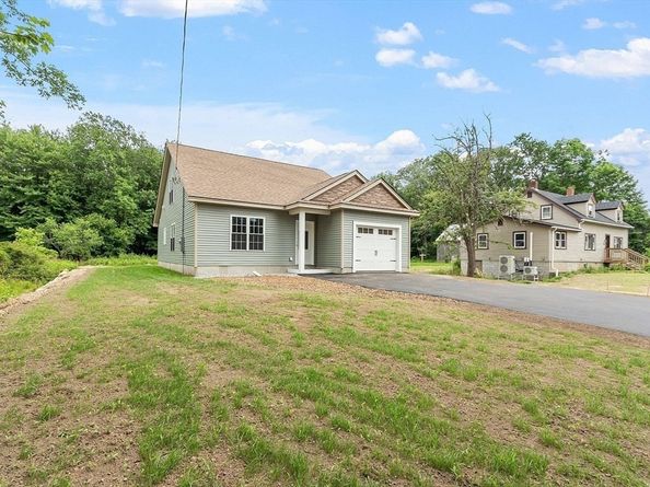 572 Pleasant St, Athol MA 01331