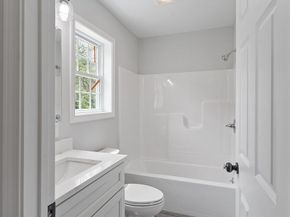 572 Pleasant St, Athol MA 01331