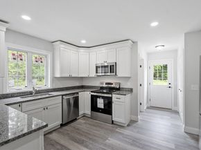 572 Pleasant St, Athol MA 01331