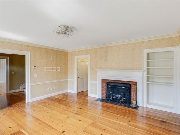 285 Main St, Groveland MA 01834