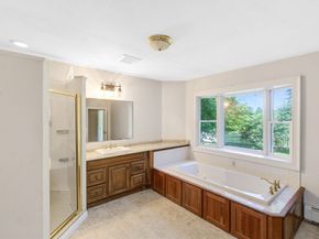 285 Main St, Groveland MA 01834