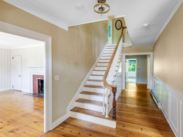 285 Main St, Groveland MA 01834