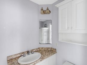 285 Main St, Groveland MA 01834
