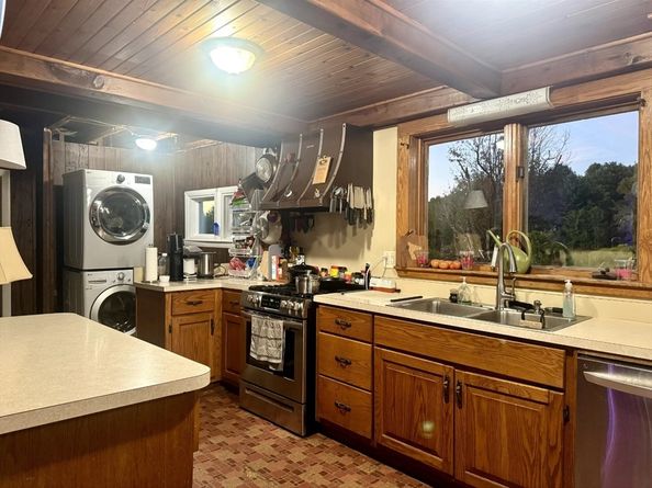 233 Ragged Hill Road, West Brookfield MA 01585