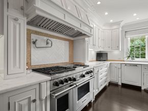 8 Hamlins Xing, Dover MA 02030