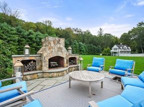 8 Hamlins Xing, Dover MA 02030
