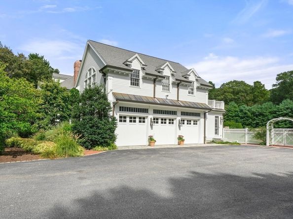 8 Hamlins Xing, Dover MA 02030