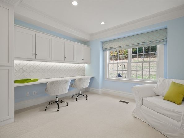 8 Hamlins Xing, Dover MA 02030