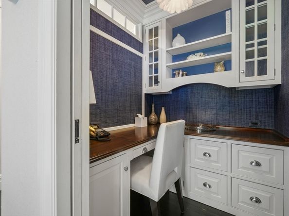 8 Hamlins Xing, Dover MA 02030