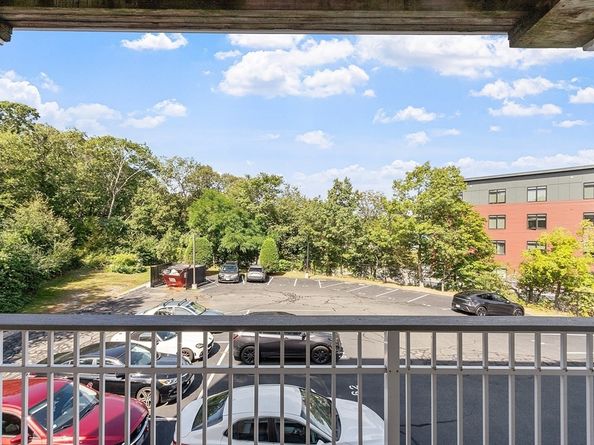 86 E Howard St 107, Quincy MA 02169