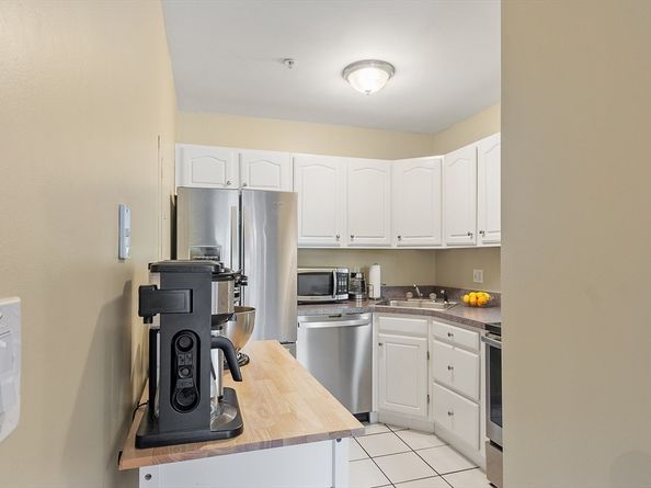86 E Howard St 107, Quincy MA 02169