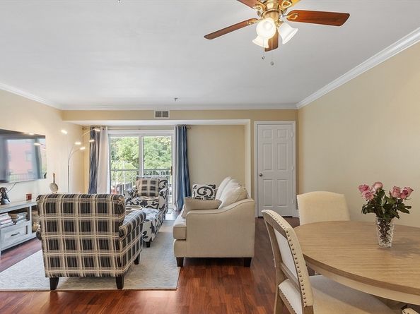 86 E Howard St 107, Quincy MA 02169