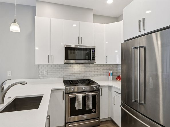 610 Rutherford Ave 404, Boston MA 02129