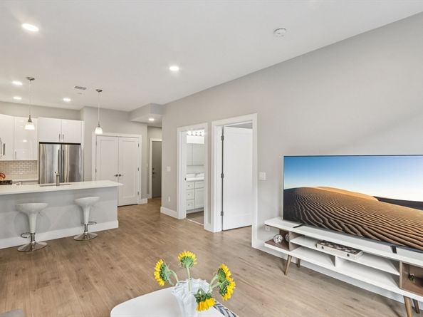610 Rutherford Ave 404, Boston MA 02129