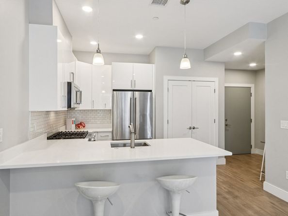 610 Rutherford Ave 404, Boston MA 02129