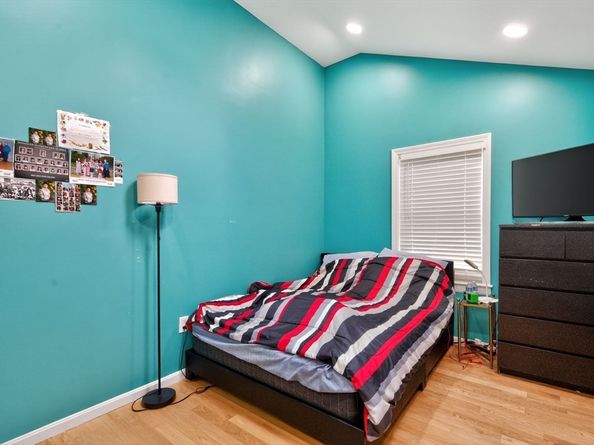 11 Rockefeller St, Randolph MA 02368