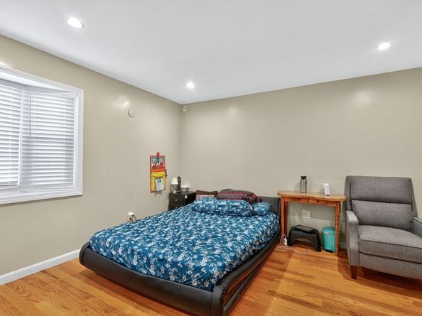 11 Rockefeller St, Randolph MA 02368
