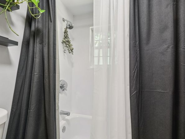 12 Walker Rd 6, North Andover MA 01845