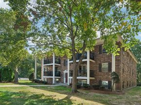 12 Walker Rd 6, North Andover MA 01845