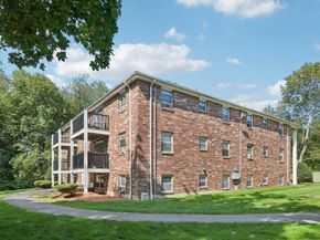 12 Walker Rd 6, North Andover MA 01845