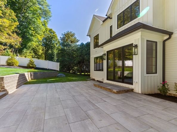 310 Oakland, Wellesley MA 02481