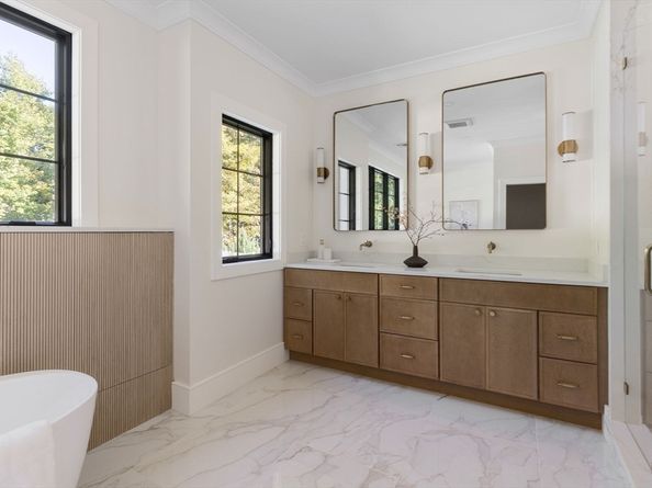 310 Oakland, Wellesley MA 02481