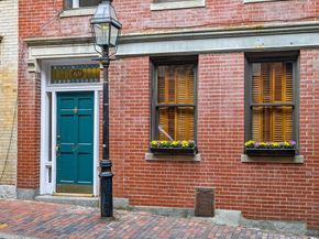 69 Myrtle Street 2, Boston MA 02114