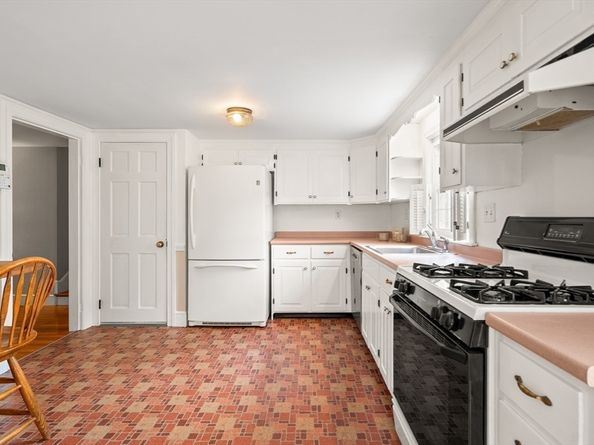 100 Village St., Marblehead MA 01945