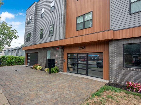 5245 Washington St 5, Boston MA 02132
