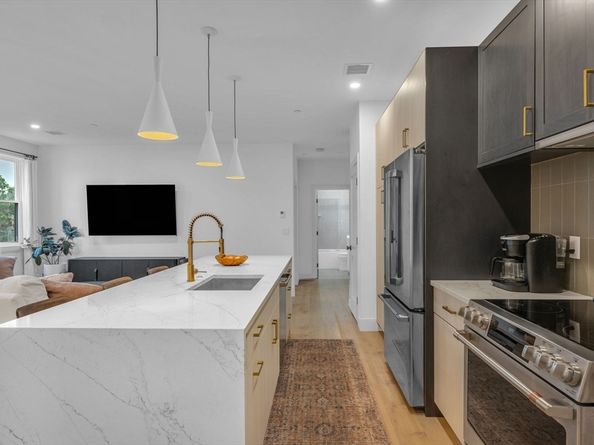 5245 Washington St 5, Boston MA 02132