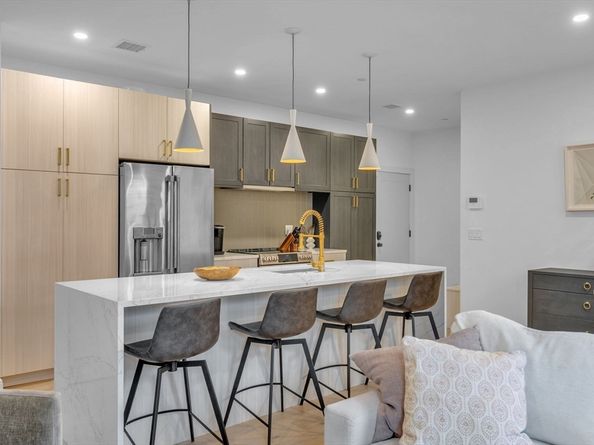 5245 Washington St 5, Boston MA 02132
