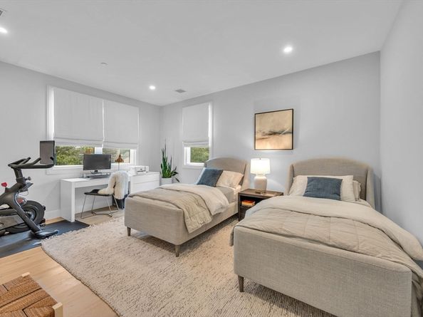 5245 Washington St 5, Boston MA 02132