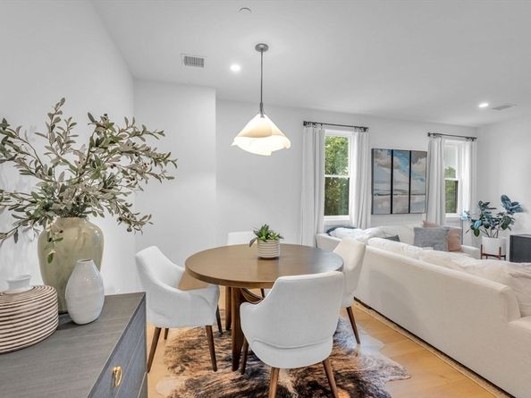 5245 Washington St 5, Boston MA 02132