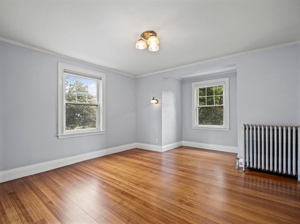 37 Pomfret St, Boston MA 02132