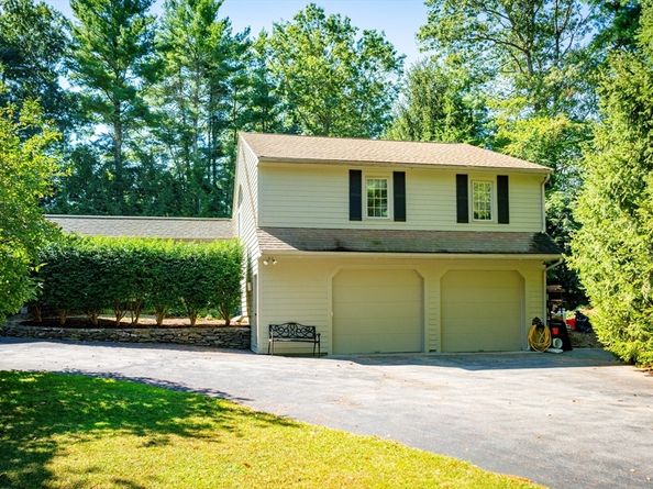 114 Graham Hill Dr, Hanover MA 02339