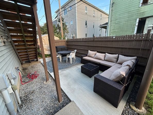 33 Sigel B, Worcester MA 01610