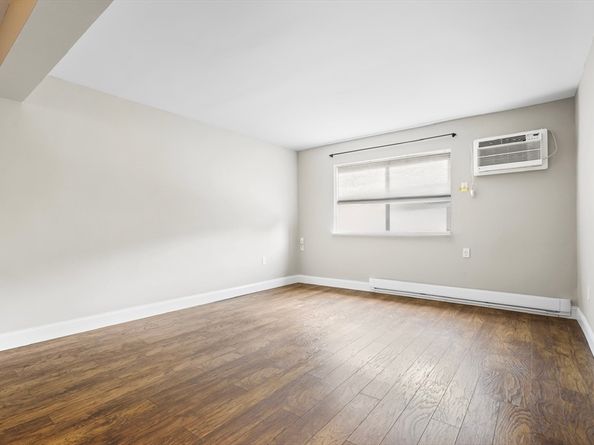 10 Roberts St 14, Somerville MA 02145
