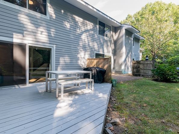 5 Beals Cove Rd E, Hingham MA 02043