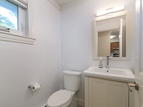 5 Beals Cove Rd E, Hingham MA 02043