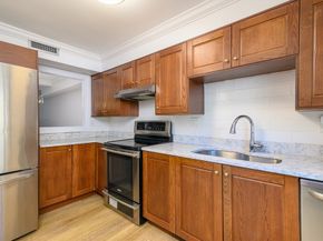 5 Beals Cove Rd E, Hingham MA 02043